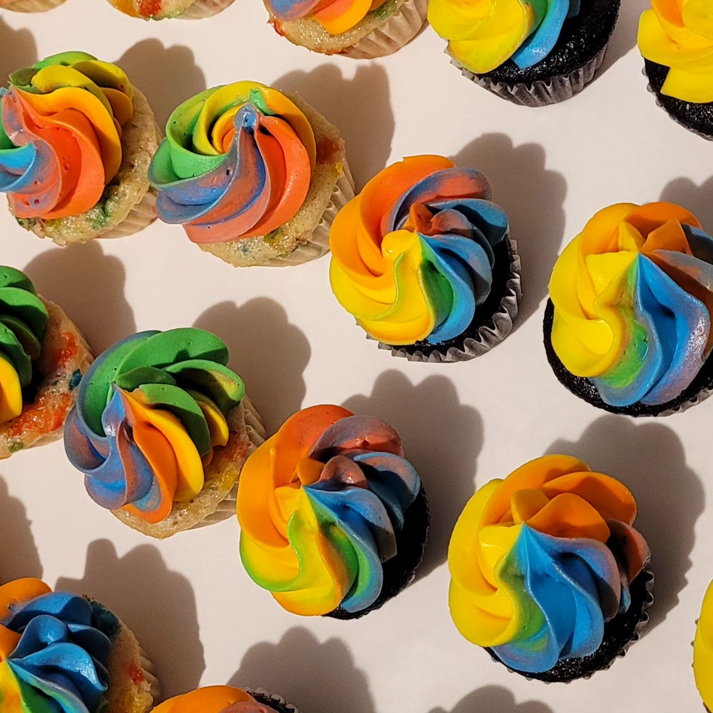 mini-rainbow-cupcakes